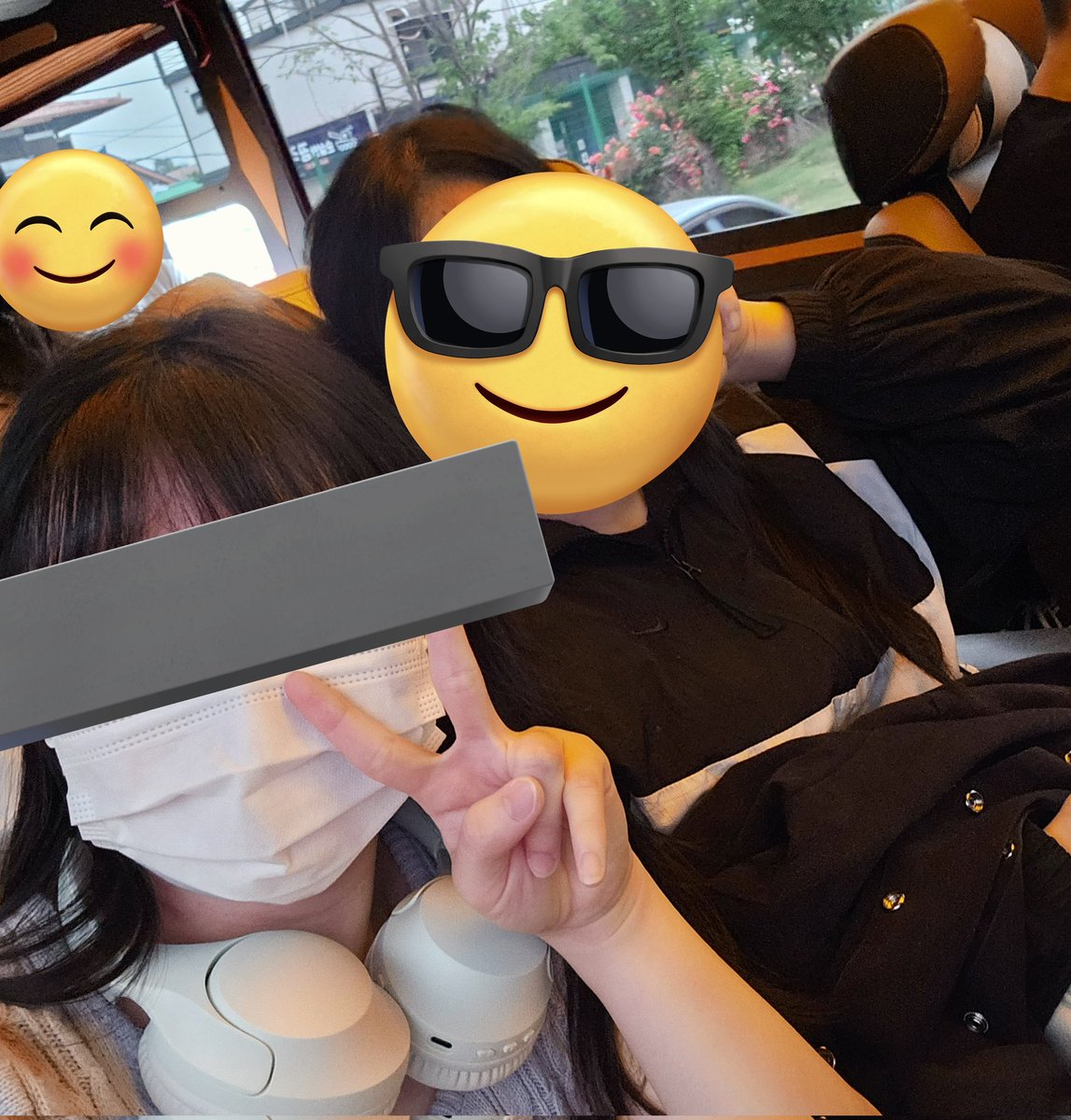 seha_63's tweet photo. 졸업여행!!! 갔다오겠습니닷!😋
코하쿳치랑 러부이도 같이...🩷💛 https://t.co/xo9z5eNAsK