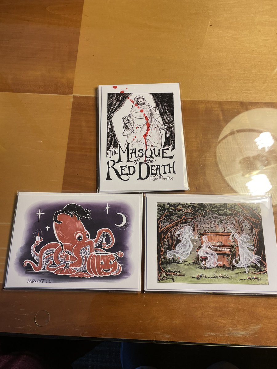 wiccaburr's tweet image. Grabbed some last minute stuff from vendors and artist in @crypticon. The con is officially done and i cant wait for next year already. #crypt23 #crypticonseattle2023