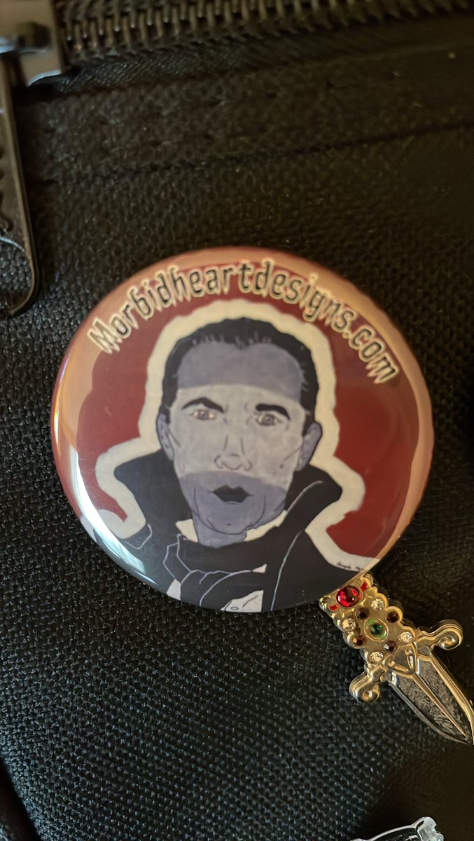 wiccaburr's tweet image. Grabbed some last minute stuff from vendors and artist in @crypticon. The con is officially done and i cant wait for next year already. #crypt23 #crypticonseattle2023