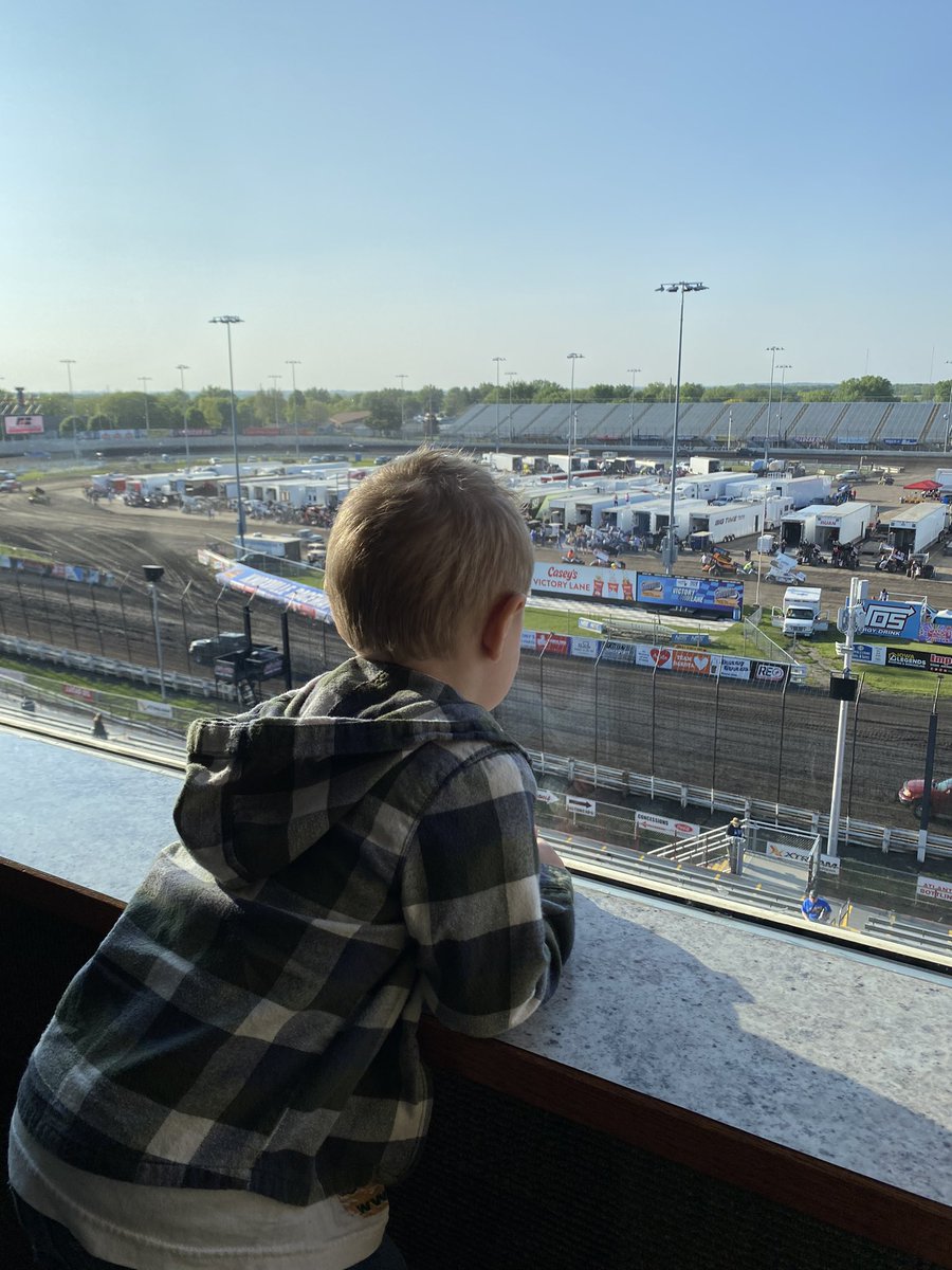 mrs_rmj71a's tweet photo. McLean goes racing 🏁🖤
(Also, peep that awesome #TeamRipper sweatshirt 😜) https://t.co/jDdTvBQQgT