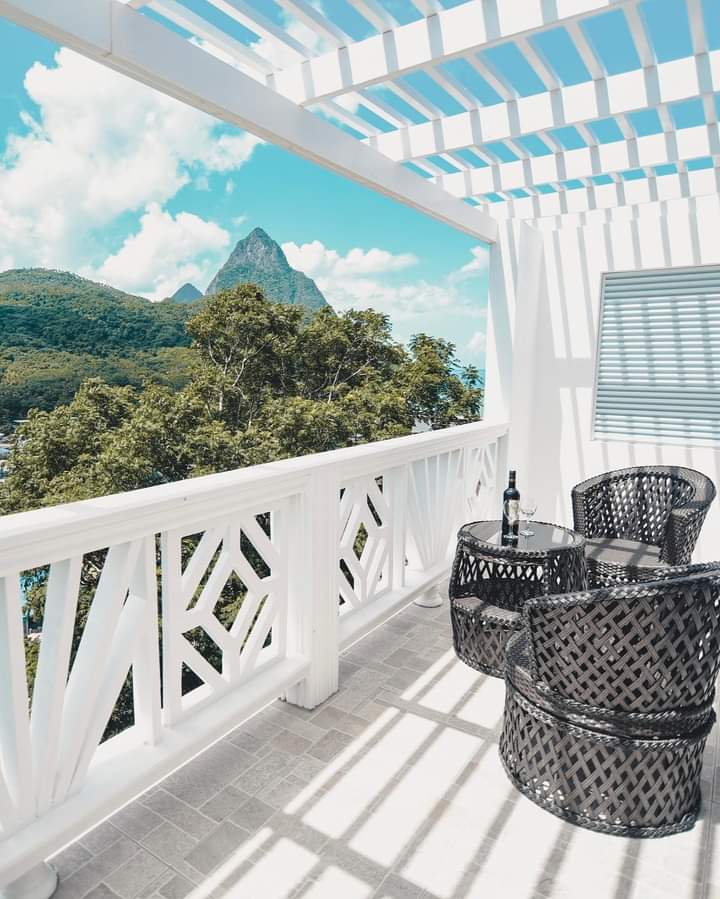 Looking for a private villa near Soufrière? Choose from our Collection de Pépites, featuring over 400 unique properties like Sugar Mon Villas via bit.ly/3JB78jl

Learn more, visit stlucia.org/collectiondepe…

#CollectionDePépites #TravelSaintLucia