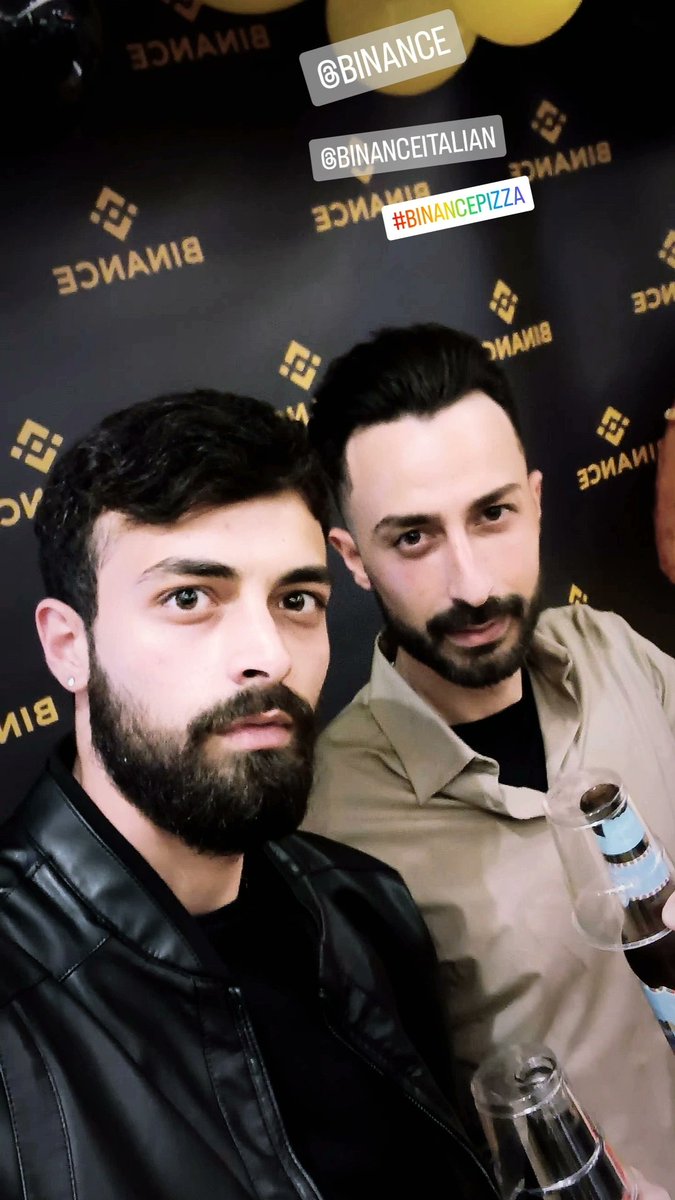 aulettadaniel7's tweet photo. A pizza offered by binance is even better. Thank you binance for this amazing event💛🖤
#BinancePizza
#binance
@BinanceItalian @binance https://t.co/JLQhwXC910