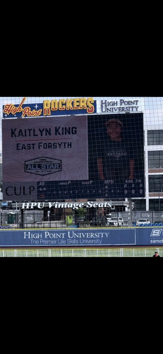 SomethingElse9's tweet image. High School All Star Game and one last round with teammates and coaches she’s played with forever. Hard to watch her close this chapter….looking forward to watching you play in college, @kaitlynking525 Thank you @EFeagles  and @eastfosb for giving her a great HS  experience.
