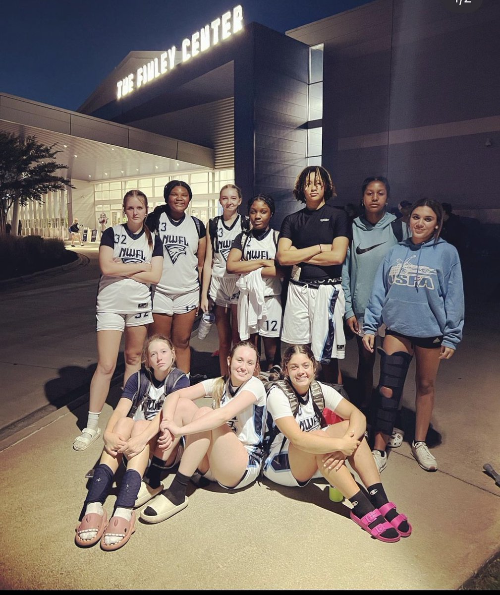 jayda_hollis's tweet photo. Had a really great weekend at the @NikeGirlsEYBL tournament! We finished with 2nd place overall, I’m really proud of me and teammates for battling and fighting hard this weekend. On to the next🏀 https://t.co/zJWFnVBcOz