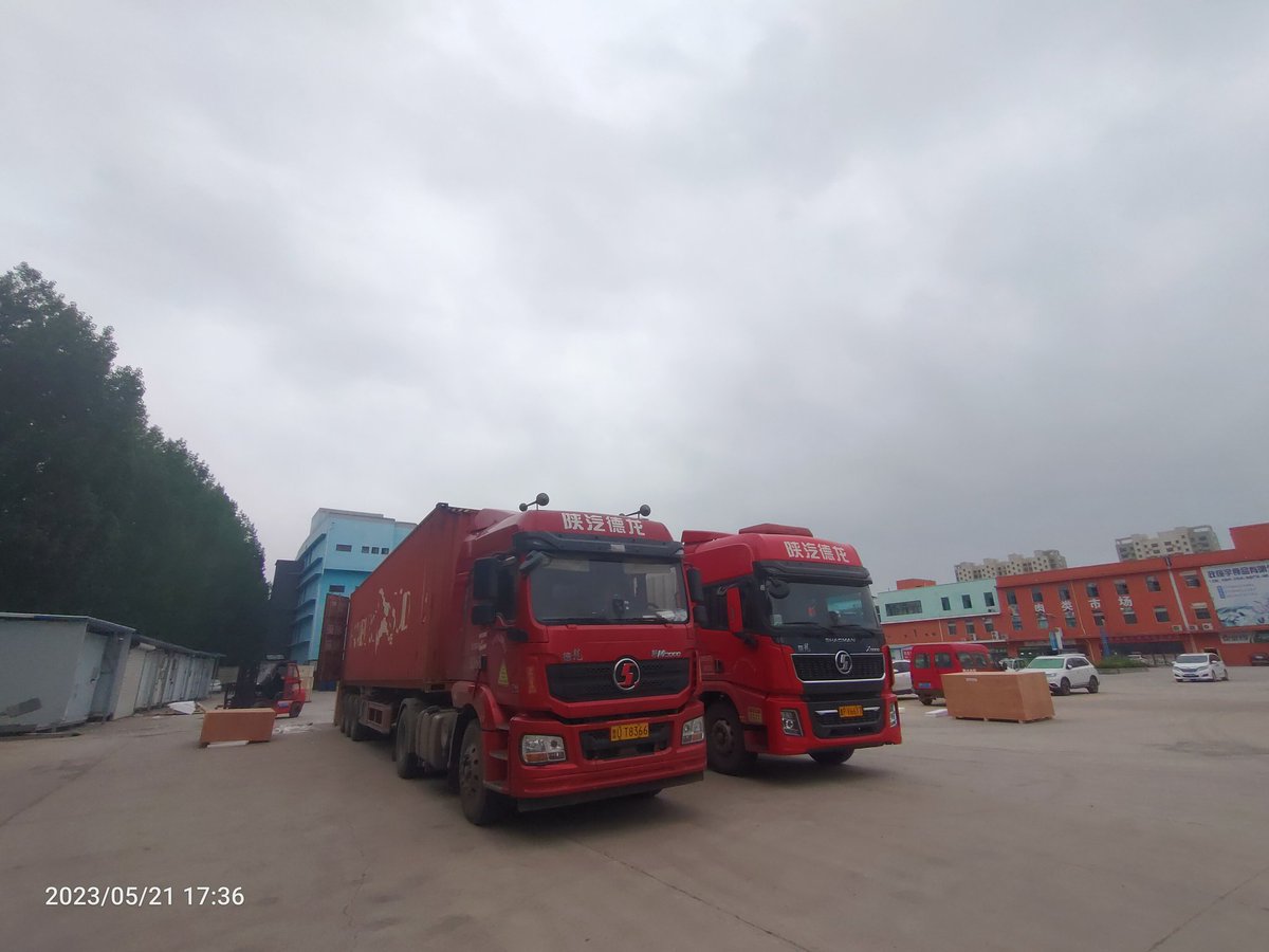 iLaserCNC's tweet image. Two containers are loading, #lasercutter #lasermarkingmachine