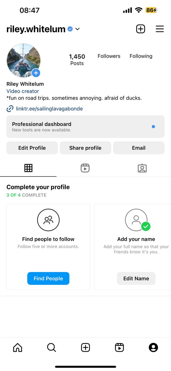 Hey <a href="/instagram/">Instagram</a> my account is glitching.