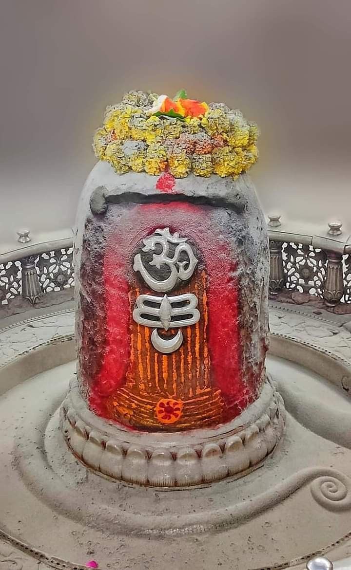 Atulkunjtyagi's tweet photo. 🕉️🔱हर हर महादेव🔱🕉️
#हर_हर_महादेव_शिव_शम्भू 🙏 https://t.co/Us3u2Q7WVs