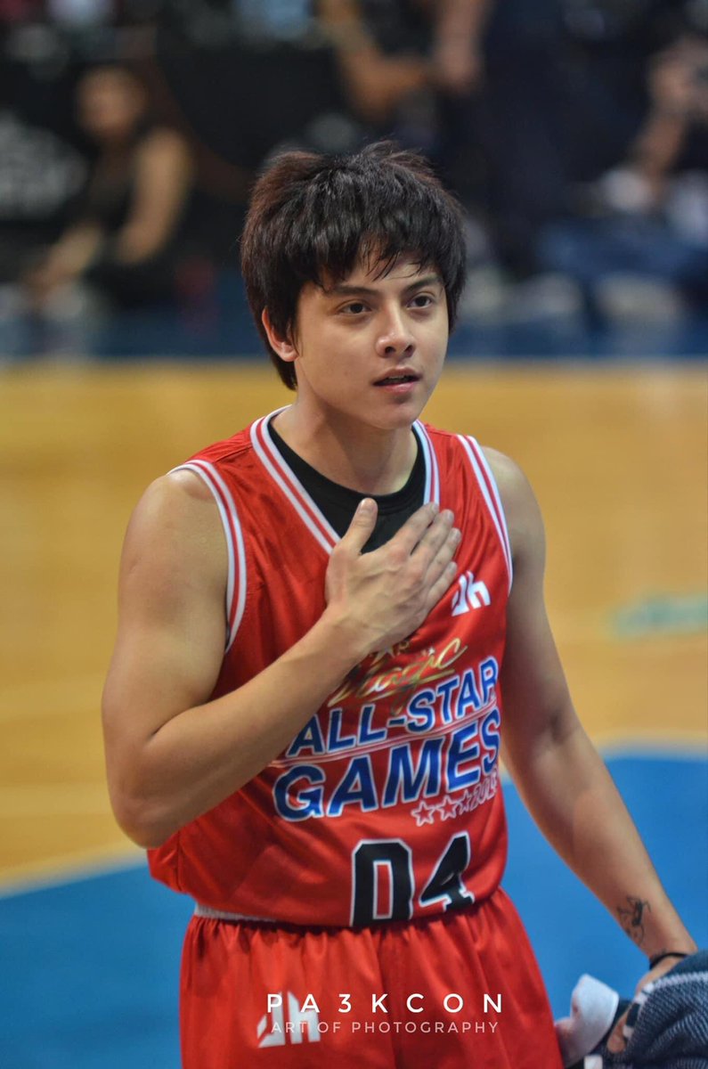 blairwaldorfs_'s tweet photo. daniel padilla proving why he's wattpad's ideal basketball player, not just physically but also talent-wise 😮‍💨🫠

and di lang pang-wattpad. pang-real life pa 🫠 https://t.co/sVZxI4qN2E