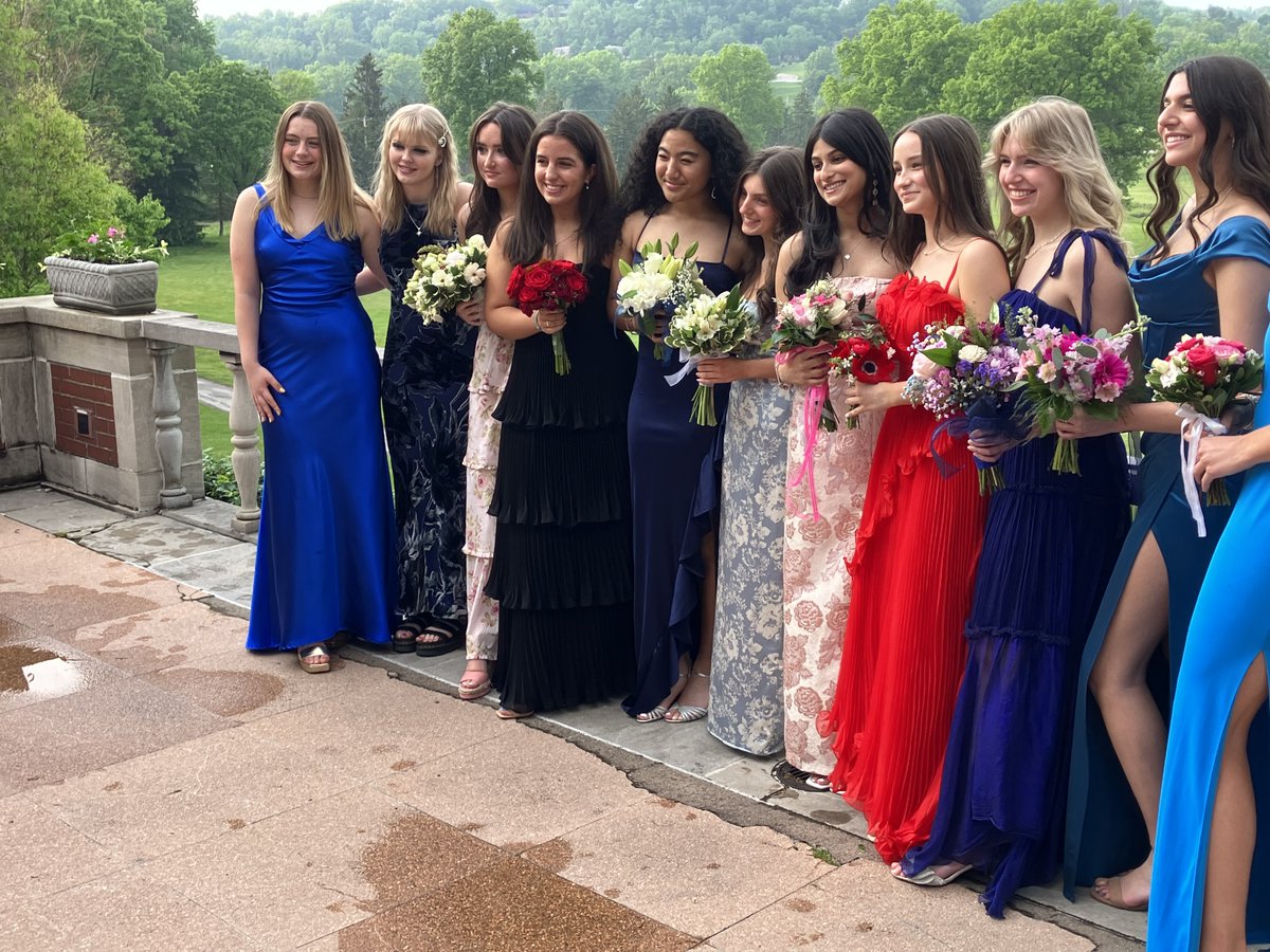 howardgutstein's tweet photo. Emily is off to prom.. https://t.co/zEtyK6MEzl