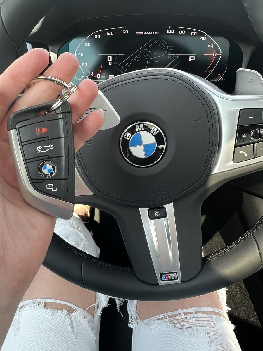 cjuddy_32's tweet photo. Leave it to me to buy my dream car yesterday, and this is the only picture I took https://t.co/ChYD9xKlil