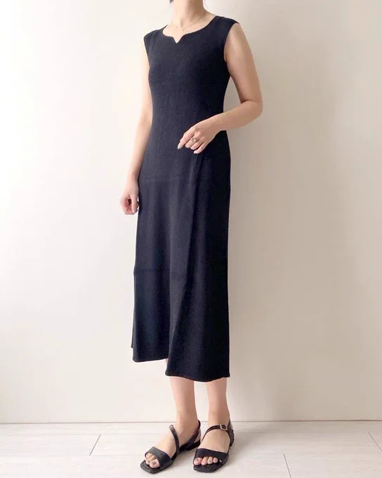 【ユニクロ】体のラインが綺麗に見える…!Mameコラボの「高見えワンピ」着心地ラクちんなのに上品なの!   ユニクロ×Mameのコラボ新作「3Dニットワンピース」は、身体のラインを美しく見せてくれて素敵!さらっとした肌触りで着心地も最高です◎