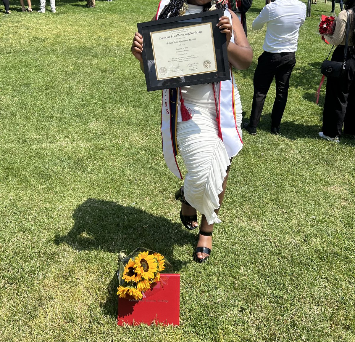 mvlxyv's tweet photo. the category is SLAY #csungrad #thatgirl https://t.co/CL0tCZ8F8s