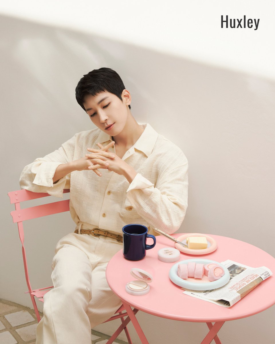 wonubliss's tweet image. Wonwoo x Huxley 🥹🤍☕️