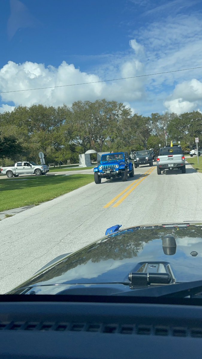 MyersKurt's tweet photo. #nationalgotoplessday #TCJC #gotoplessday #treasurecoastjeepclub #jeeplife #wranglerJK #jeep https://t.co/srwDjcpsXN