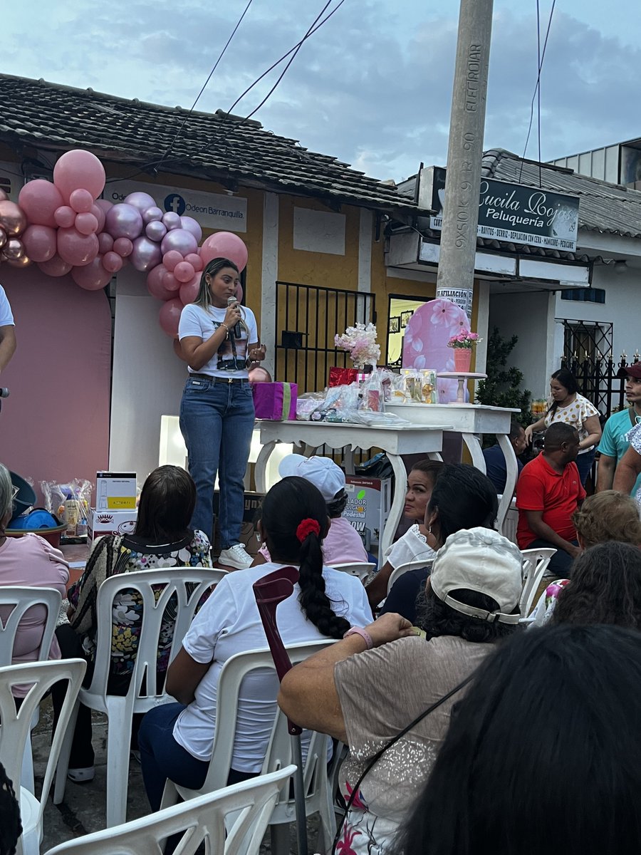 heidybarrera03's tweet photo. En el mes de las madres, seguimos conmemorando a estas grandes mujeres que la dan toda por sus hijos. 💜Gracias a los amigos de la localidad Norte Centro Histórico por esta gran invitación.🙌🏽🫶🏼 @TitoCrissien 

#barranquilla #mesdelasmadres #masrealidades https://t.co/XlKII7QGo4