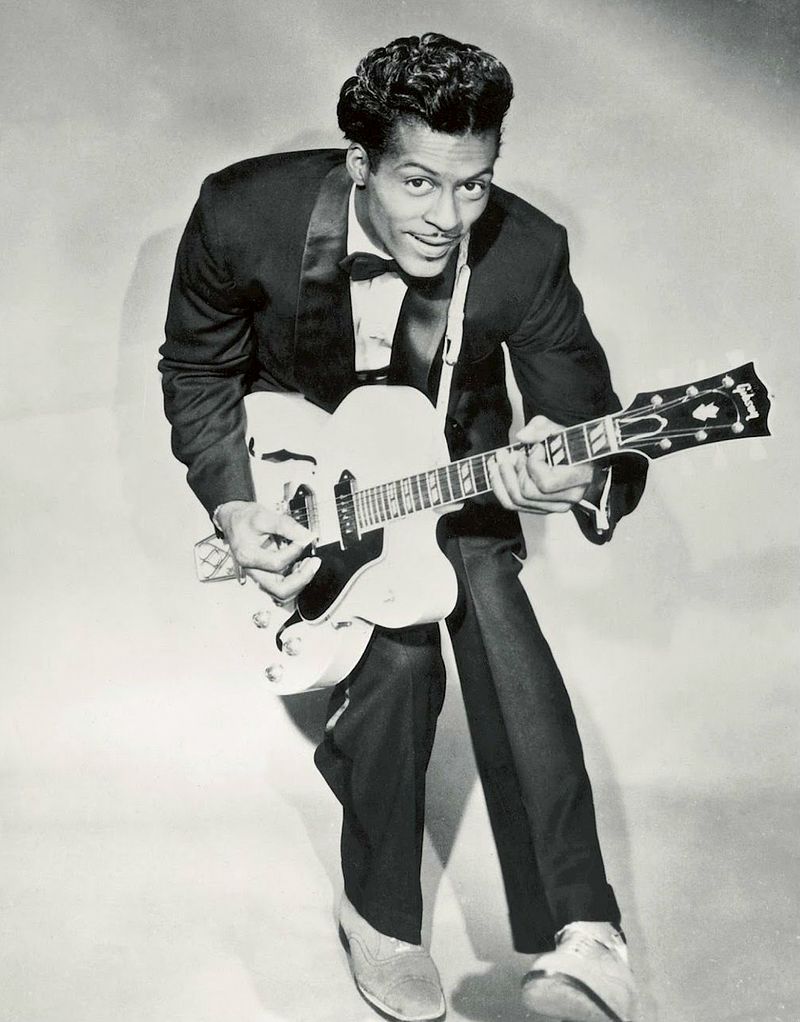 DrPnygard's tweet image. Today in 1955, a part-time factory worker visited the studios of #ChessRecords and cut his first record, a souped-up version of a traditional fiddle tune given new lyrics and an unforgettable guitar riff. A smash crossover hit, #Maybellene made #ChuckBerry an overnight sensation.