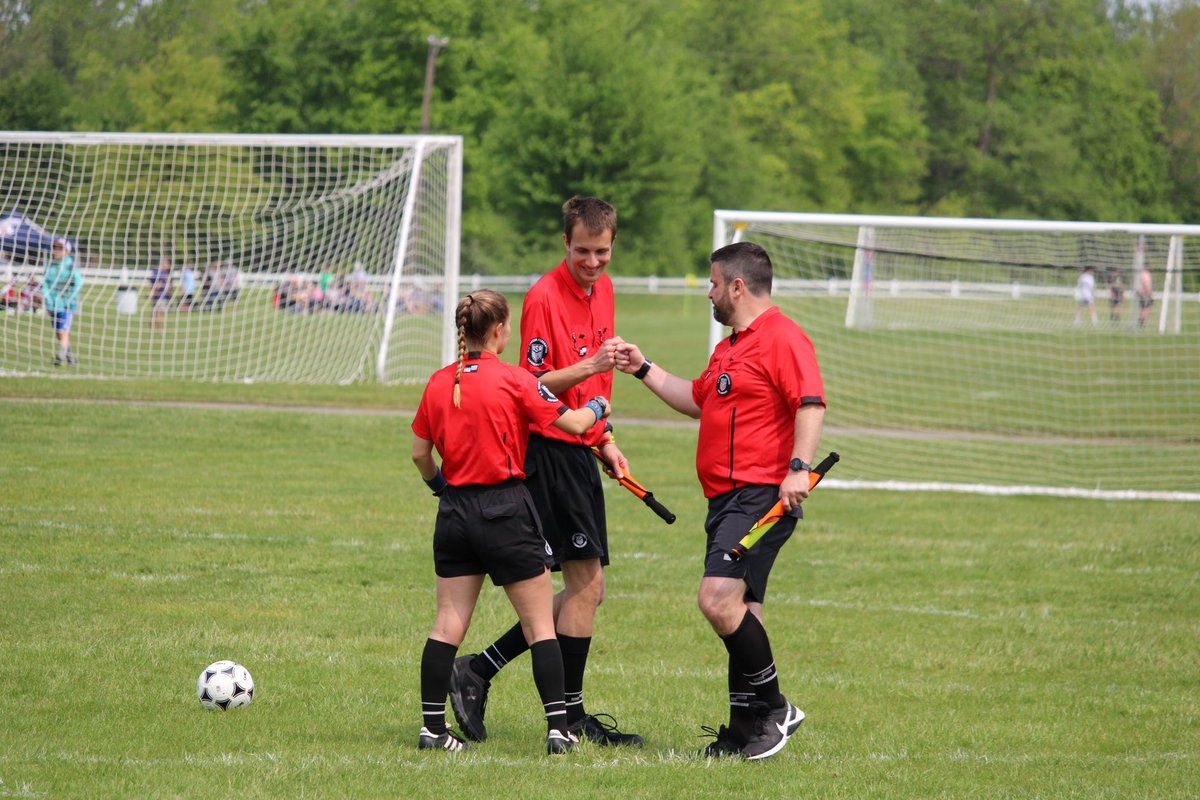 MichiganReferee's tweet photo. All smiles from our referees on Day 3 of State Cup Quarter & Semi-Finals. A HUGE thank you to the more than 150 referees and fantastic mentors for making this weekend a success. #michiganreferee https://t.co/zIdTtWj4wP