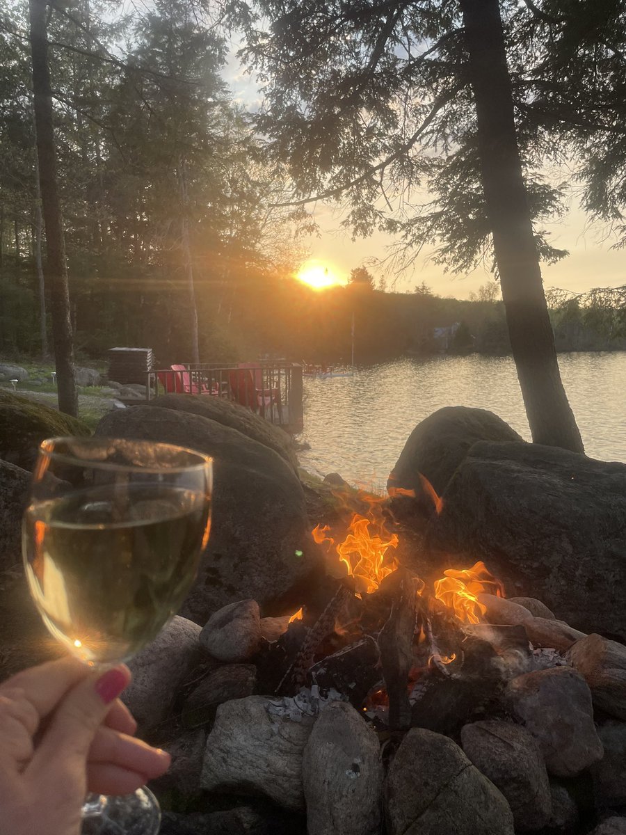 moorehmm's tweet photo. Such a beautiful day at the lake! So good for the soul! ❤️☀️🔥 https://t.co/ofM8GyxVwD
