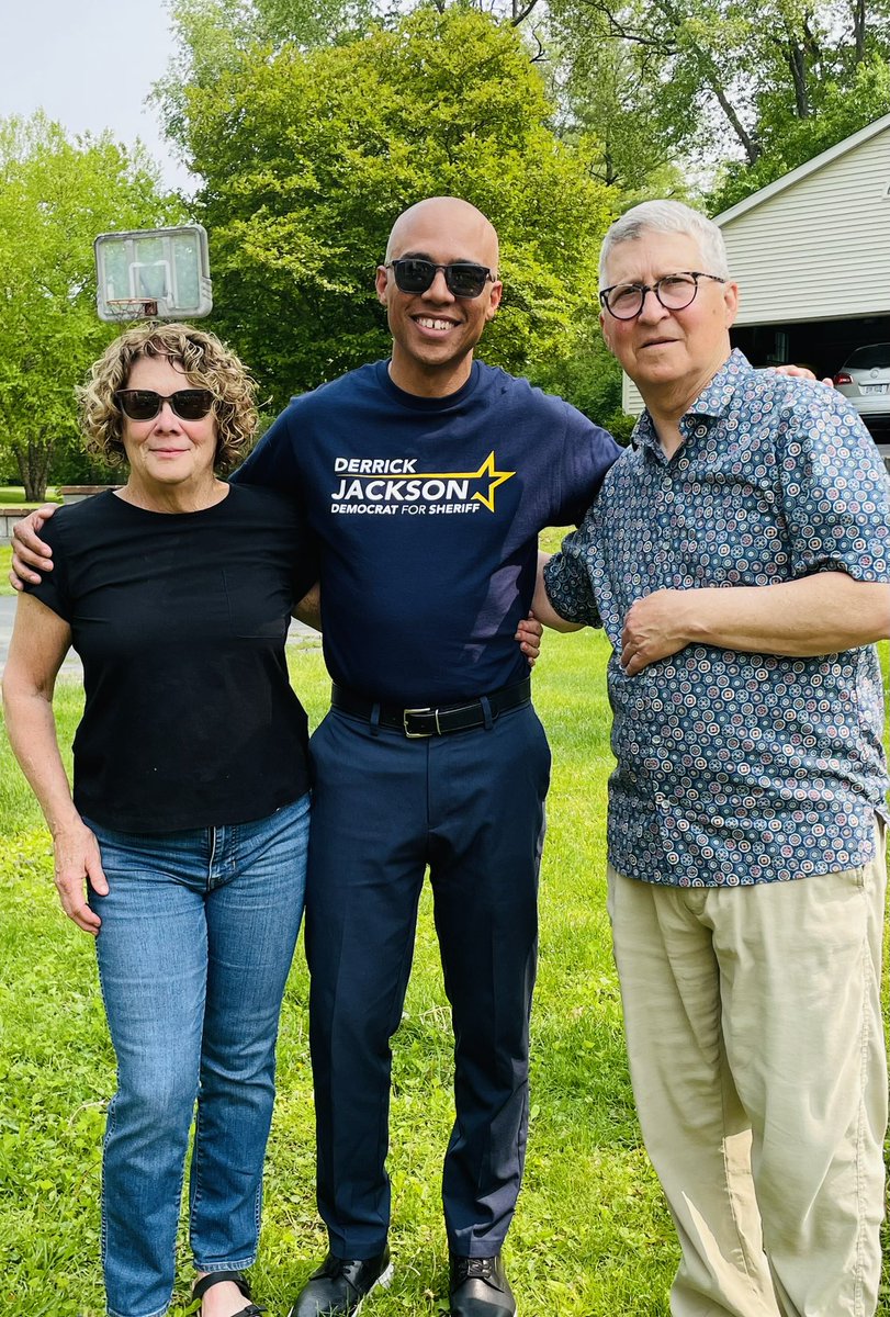 Derrick4Justice's tweet photo. Thank you McHugh family for opening your home to us. #DexterMichigan #JacksonForSheriff #TeamJackson #DJ4⭐️ https://t.co/Xeir53TMDC