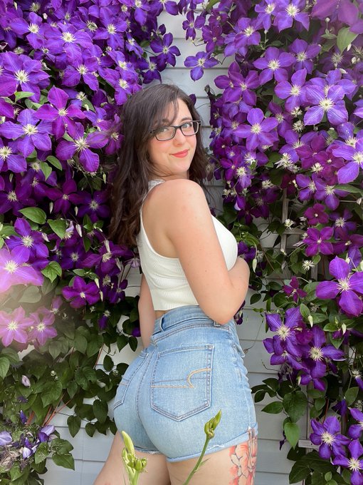 It&rsquo;s almost summer 💜💜 https://t.co/w42o5vtDrP