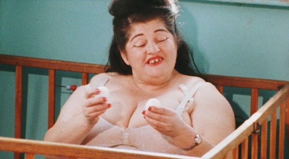 Solrac214Solrac's tweet photo. I love Debbie. She’s quite the character. Every time she speaks I am reminded of #EdithMassey the actress #JohnWaters used in his early films like #PinkFlamingos ’Oh Egg Man’ 🥴
#90DayFiance #90DayFianceTheOtherWay #90DayFiancePillowTalk 
#90DayTellAll https://t.co/tSWQECkEtD