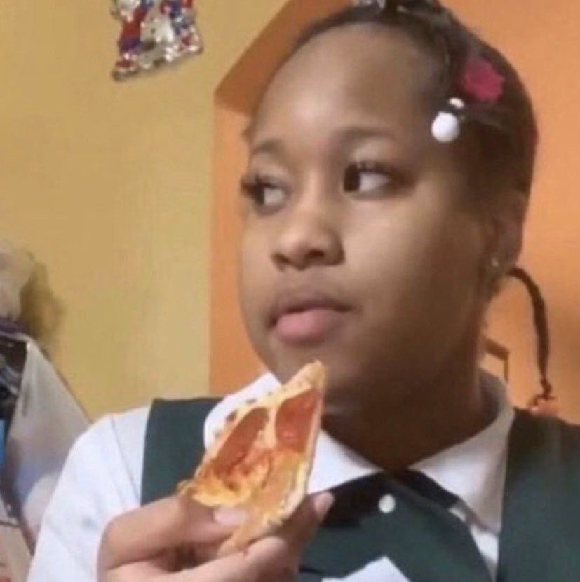 imsolani's tweet photo. Why are men on #bumble so dry. Its like eating a popeyes biscuit with no water. Get it together. https://t.co/Jamjd1MEic