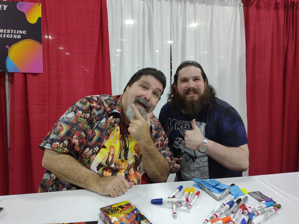 supersteve138's tweet photo. @foleyispod @MotCityComicCon Loved seen you at Motor City Comic Con. https://t.co/16T92Oi6Ec