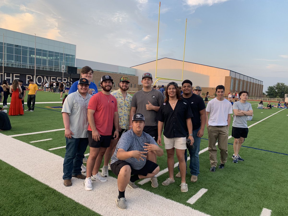 boswellhs's tweet photo. Senior Sunset, 2023. https://t.co/DfZSGEWGb1
