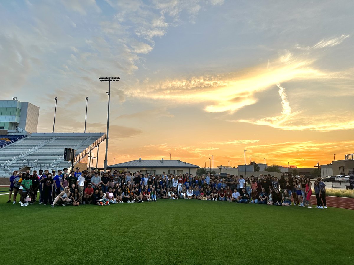 boswellhs's tweet photo. Senior Sunset, 2023. https://t.co/DfZSGEWGb1