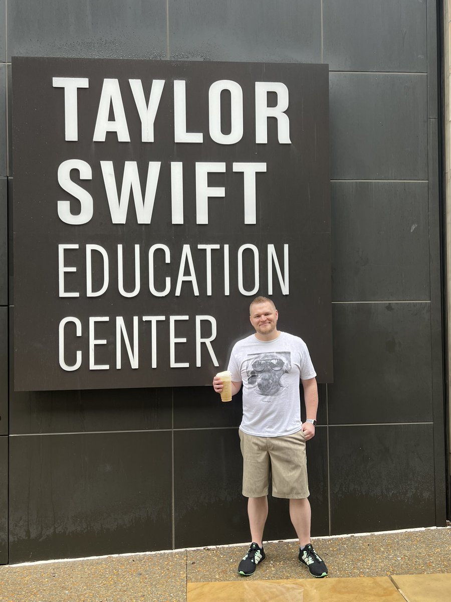 be_stached23's tweet photo. @abbyroselew Same. Or was in Nashville. https://t.co/efdNvjOka3