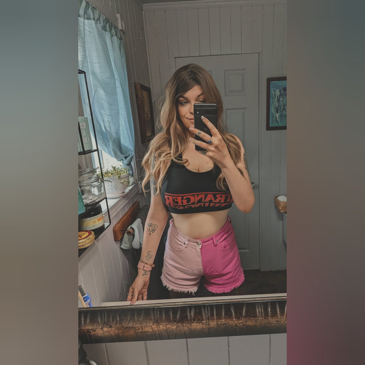 SaraSquish's tweet photo. I've been thinking babe 
Maybe you're right 
That pain weathers with time https://t.co/BBUsZnGIiJ
