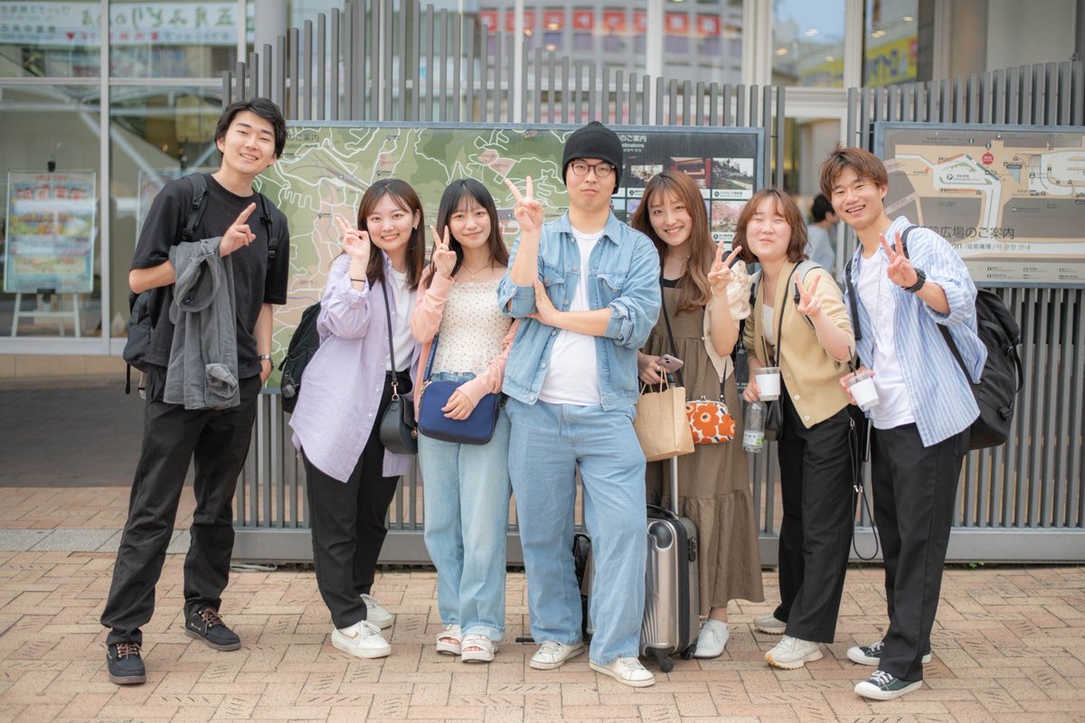 treewinter_18's tweet photo. #ギルドの企画 in 熱海
5/20-5/21

北海道から京都の学生が熱海に🧑‍🎓
時間に縛られず、自由に旅するためのノマドワーカーの基本を学びました！

将来どんな職業に就くにしても、1人で稼ぐ術は重要になる！
だからこそ、いま、ノマドワーカーの基本を学べたのは、かなり大きい！ https://t.co/YeGX6aZDLe