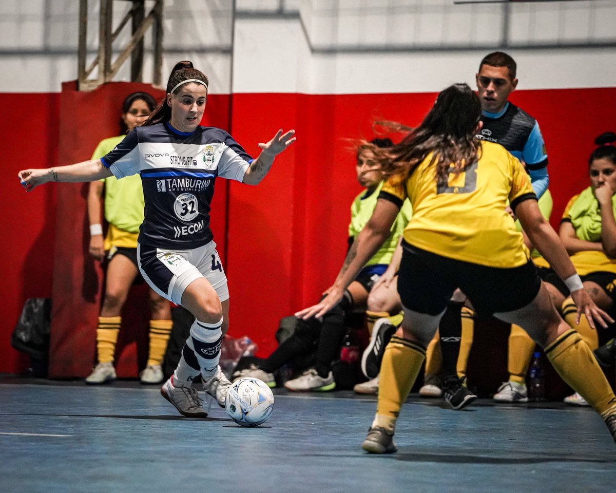 FutsalCGE's tweet photo. ⚽️🔛 ¡Ya se juega el segundo tiempo!

Comunicaciones 0 - #Gimnasia 1

#SomosGuerreras https://t.co/pjteQGFInZ