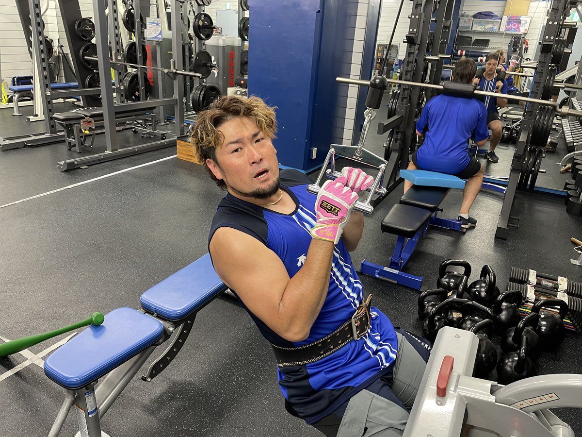 本日はハマスタにて投手指名練習⚾️
#戸柱恭孝 選手が休日返上でハッスル🏋️💦ハッスル🏋️💦

@10toba
#baystars