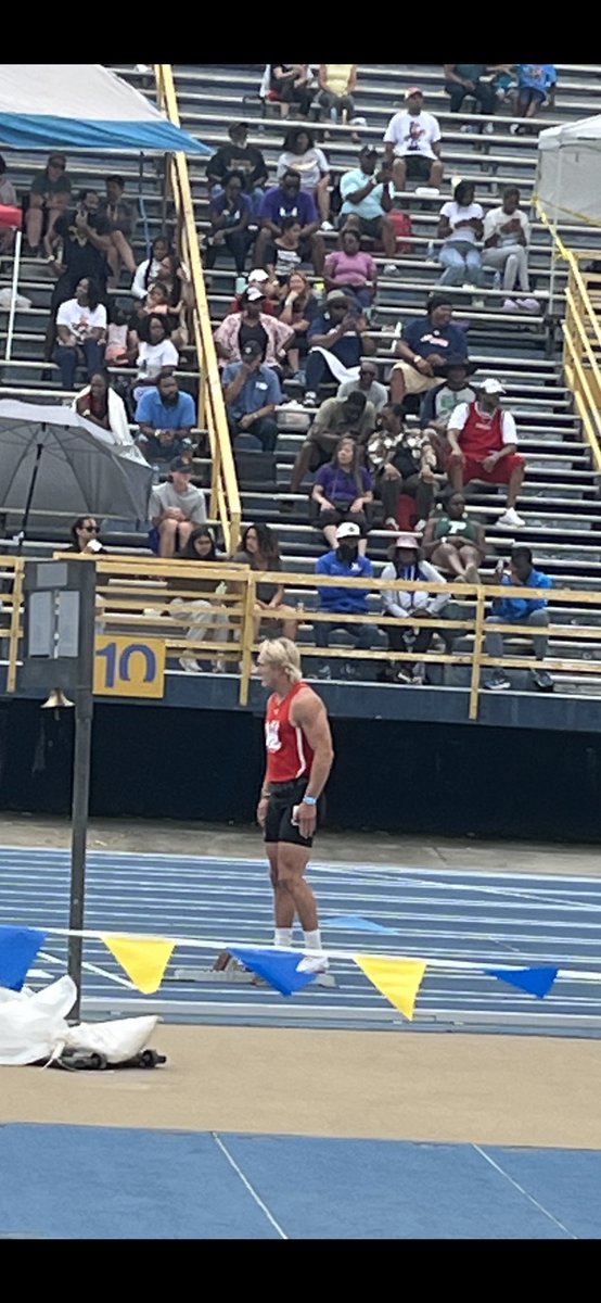 WlhsF's tweet photo. @masonavery13 with a 11th place finish in the 400m dash at the 2A state championship on Saturday! Big time year for him CVAC all-conference in 400m and 4x200 relay.  2nd in regionals in 400m. https://t.co/OMgVYwsP43