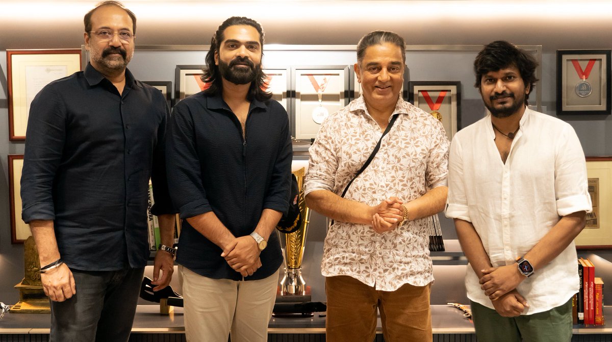 Muthupalani_'s tweet photo. BLOODandBATTLE begins 🔥 

Team #STR48 ⭐
#SilambarasanTR - #KamalHaasan - #Desighperiasamy https://t.co/ieyvBb2gcR