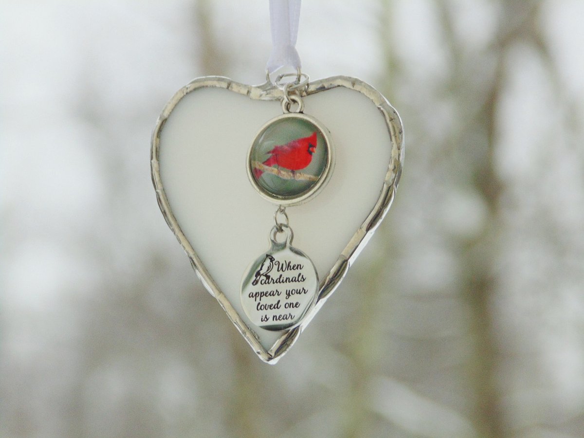 stndglass's tweet image. When cardinals appear your loved one is near, stained glass mini heart suncatcher, sympathy condolence gift tuppu.net/1dbb40f9 #DesignsStainedGlass #Etsy #suncatcher #RedCardinal