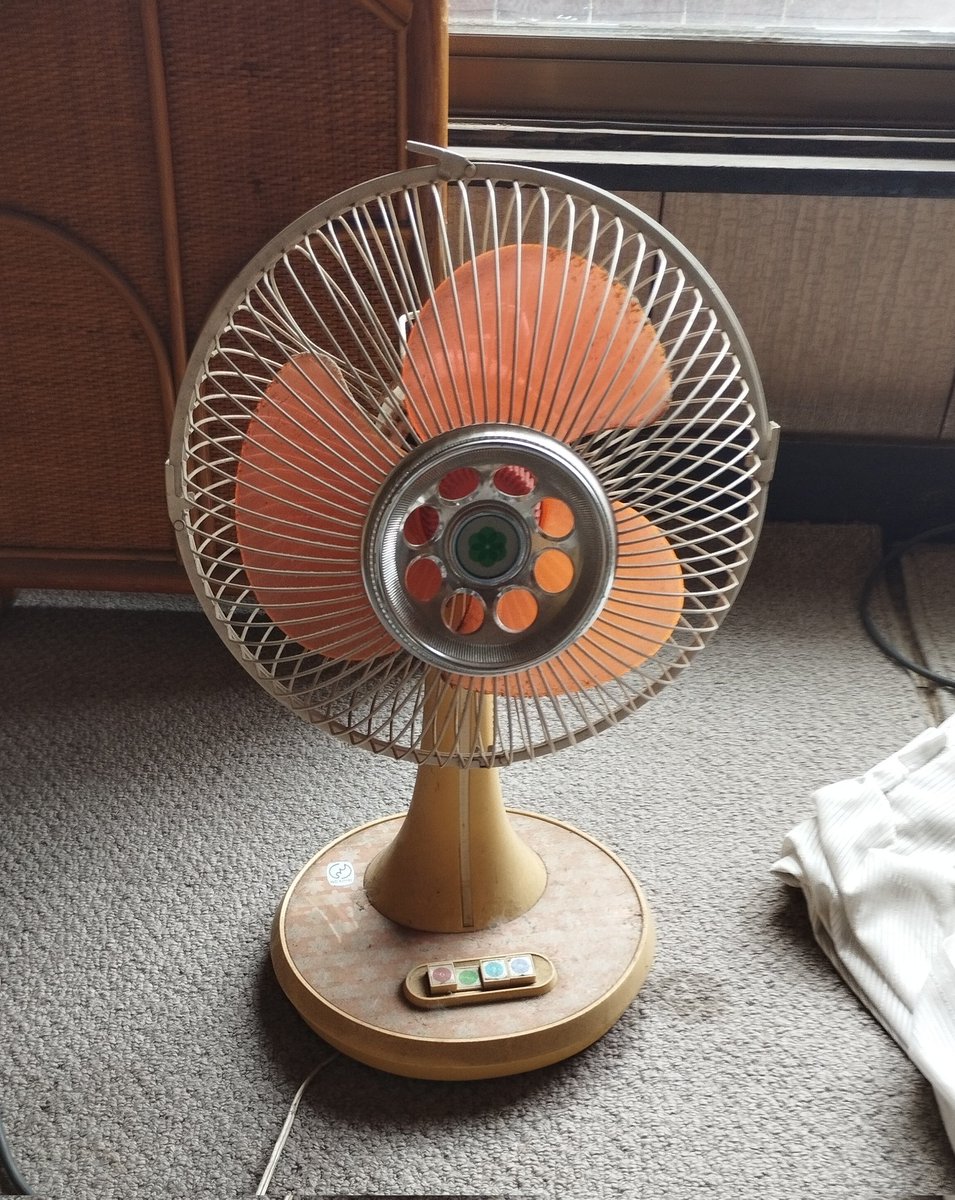 値下げ❣️昭和30年代の扇風機　現役で使えます 値下げ❣️昭和30年代の扇風機 現役で使えます