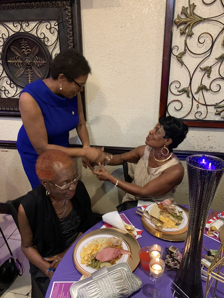 Thanks to Mayor Felicia Brunson for inviting me to the annual celebration of the Senior Prom 2023–under the Visions of Images, Inc. What a wonderful celebration!! We had an amazing time!

#FLHD105 #WestPark