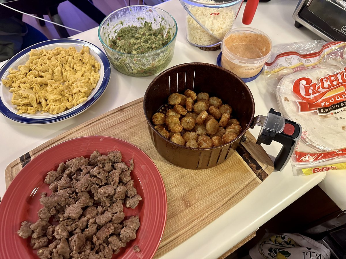 GPT Pilot 🛩🇺🇸 on Twitter "Breakfast burritos assemble! 🌯"