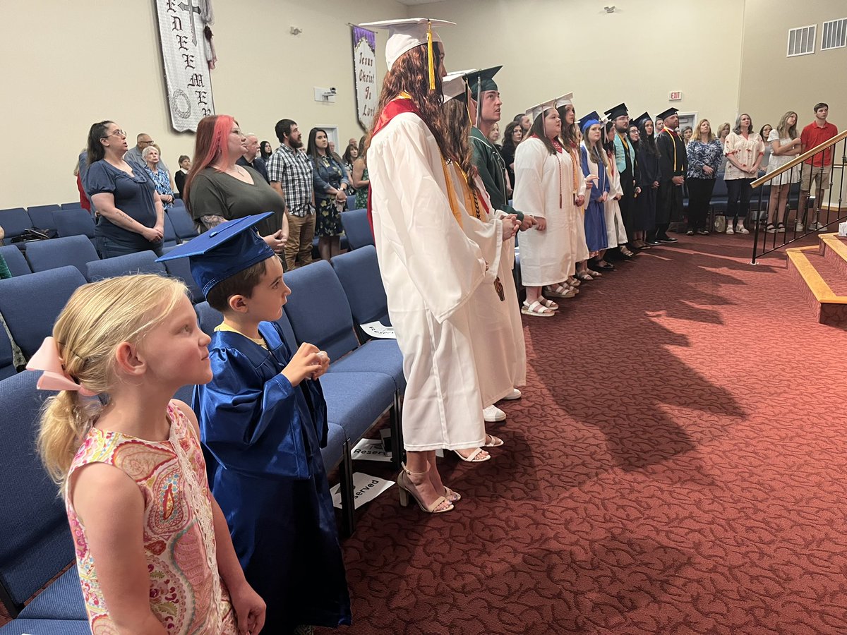 PastorBrettJ's tweet photo. It was a great day celebrating our graduates! Thankful for their testimonies of God’s goodness in their lives! #Godisgood #MakingADifference #GraduationRecognitionSunday #Graduation2023 #NTBCLoganville #NTBC_NewLife180 https://t.co/K0Tz5mpA1K