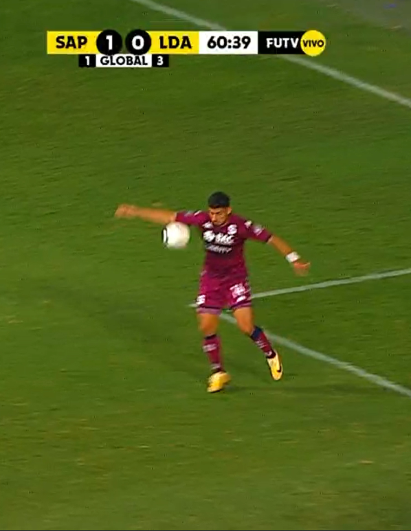 Alajuelense obliga a la gran final, pero no puede olvidarse que no le sancionaron un penal en cada serie