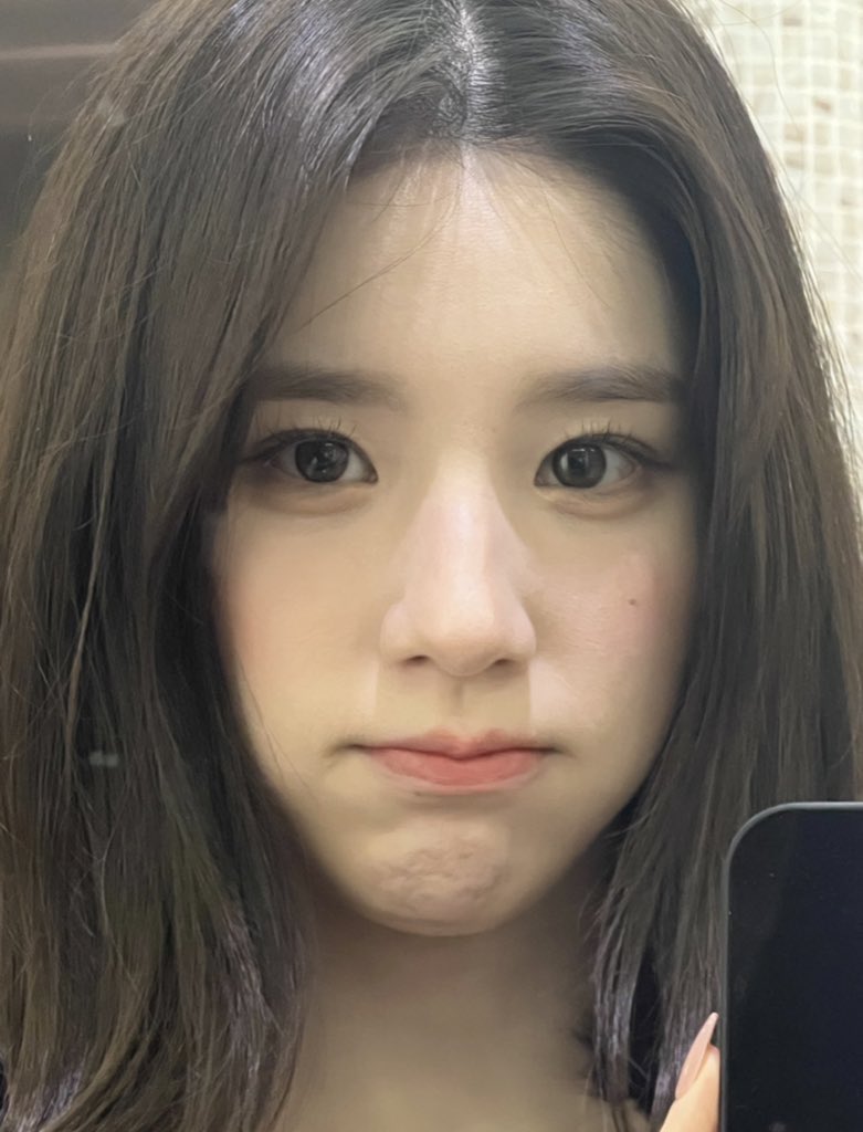 dal_sserafim's tweet photo. #HEEJIN #CHAEWON https://t.co/JEj9zAVpZ1