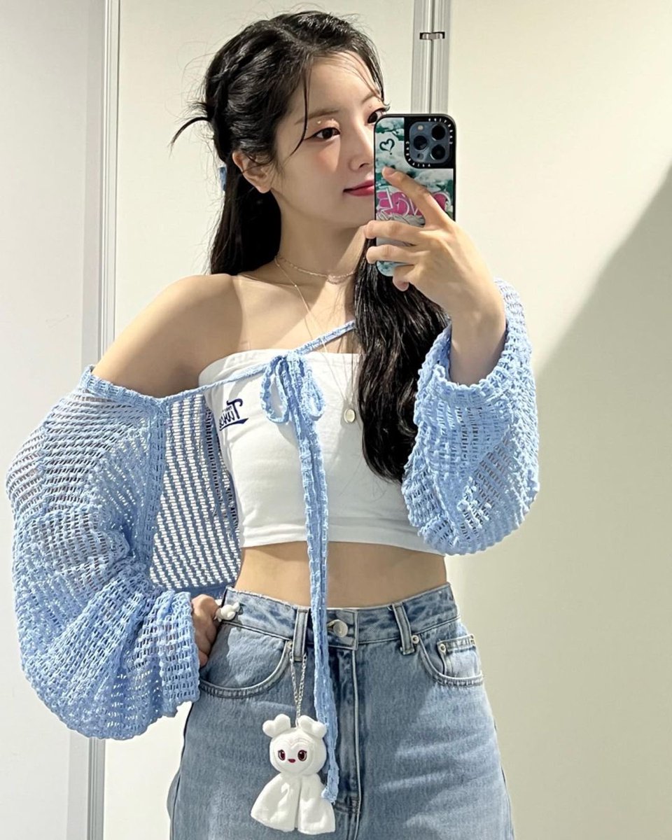 namolips's tweet photo. A DAHYUN NA PALETA DO CINNAMONROLL NAOAOOAOOOOOOOOAOOO https://t.co/fad60qFdGP