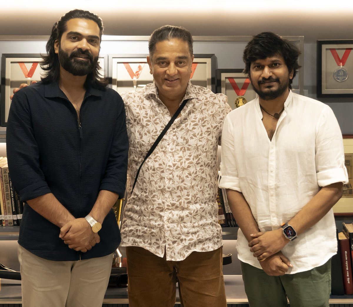 Muthupalani_'s tweet photo. #SilambarasanTR completed Martial Arts Training in Thailand and now in London for intense workouts.

 You will see another side of STR. Its going to be a surprise💥

Since its a big budget film,needed more time for pre production✔️

  - Director Desingh in Recent interview https://t.co/wvHrASWW1T