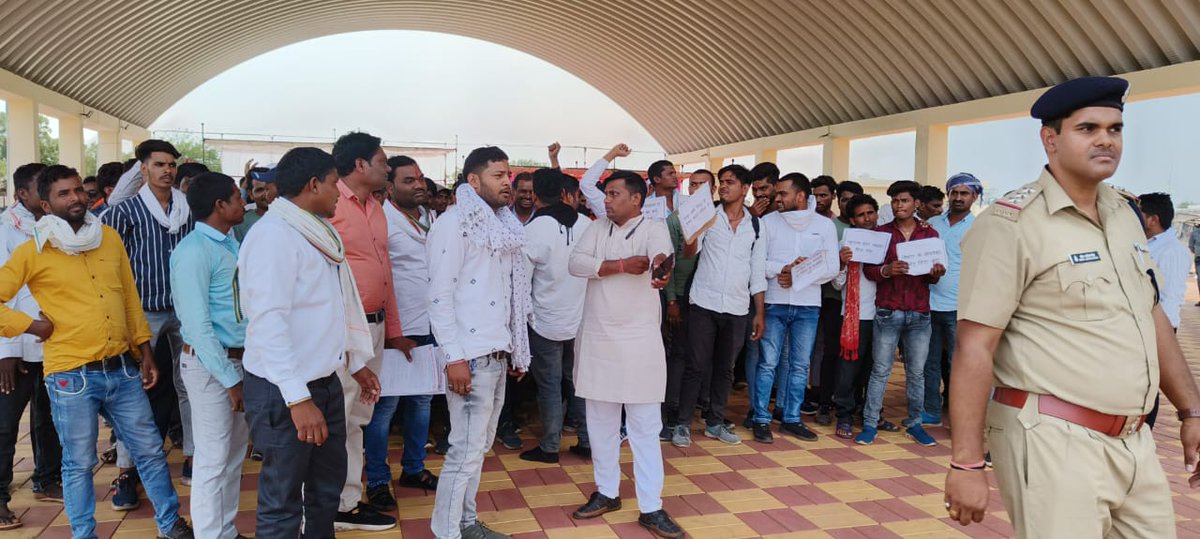 <a href="/bhupeshbaghel/">Bhupesh Baghel</a> #ठेका_प्रथा_बंद कर सीधे विभाग से वेतन दो। विद्युत ठेका कर्मचारियों के साथ न्याय हो। आउटसोर्सिंग/ठेका प्रथा बंद करने वादा  पूरा करो। विभाग में समायोजन नियमितीकरण। <a href="/AAPChhattisgarh/">AAP Chhattisgarh</a> <a href="/AmitSahuBjp/">Amit Sahu</a> <a href="/bhupeshbaghel/">Bhupesh Baghel</a> <a href="/TS_SinghDeo/">T S Singhdeo</a> <a href="/BhupeshOnline/">Bhupesh Online</a>