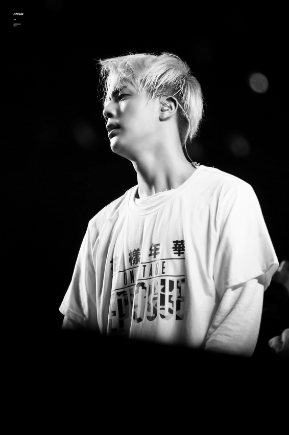 WWHJinmilitay's tweet photo. 석진시
#900DaysWithAbyss
#어비스_900일_축하해
#JIN #방탄소년단진
@BTS_twt https://t.co/cPG9DjKlx6