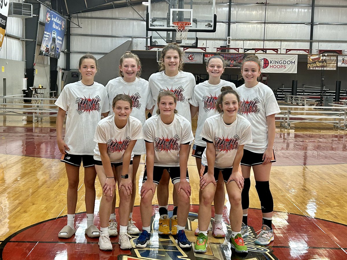warwickworkouts's tweet photo. 🏆Congrats to TEAM Warwick 14U on winning the May Madness 9th Silver division championship! 

4-0 on the weekend playing up a grade level #FULLBENEFIT https://t.co/k2CSxdWj4j