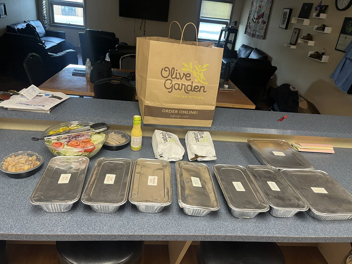 RossWestViewEMS's tweet photo. Shoutout to @olivegarden &amp; @dairyqueen for providing our crews with dinner and dessert this evening as we start off EMS Week 2023! https://t.co/umhRG0iuUf