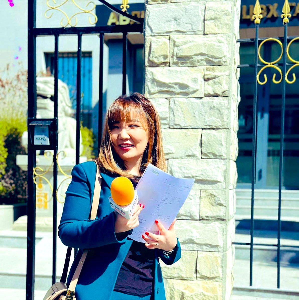 Браво: БЗС-гийн  үе үеийн бүх удирдлагууд, яамны сайд нар, зээл өгсөн, авсан бүгдийг АТГ шалгахаар болжээ. Одоогийн байдлаар БЗС-ийн дарга Д.Гардийг шалгаад эхэлжээ. Хууль зөрчсөн нь тогтоогдвол Хөгжлийн банк шиг эргэн төлөлт хийлгэх боломжтой гэж АТГ, ЦЕГ-аас мэдээллээ.